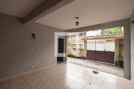 Casa à venda com 150m², 3 quartos e 2 vagas Casa à venda com 150m², 3 quartos e 2 vagasQuintal