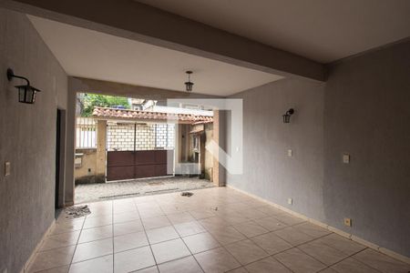 Casa à venda com 150m², 3 quartos e 2 vagas Casa à venda com 150m², 3 quartos e 2 vagasGaragem