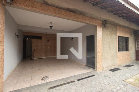 Casa à venda com 150m², 3 quartos e 2 vagas Casa à venda com 150m², 3 quartos e 2 vagasGaragem