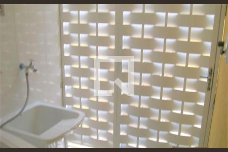 Casa à venda com 2 quartos, 85m² em Vila Carrão, São Paulo