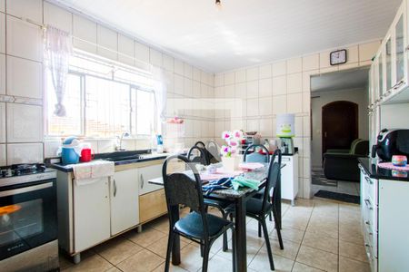 Casa à venda com 400m², 2 quartos e 2 vagasCozinha