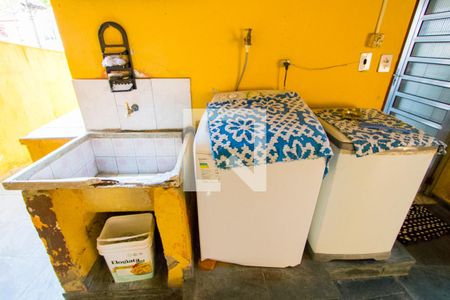 Casa à venda com 400m², 2 quartos e 2 vagasÁrea de serviço