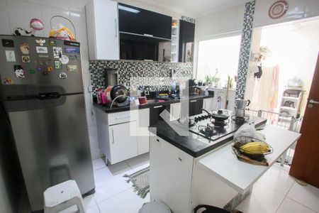 Casa à venda com 100m², 3 quartos e 1 vaga Casa à venda com 100m², 3 quartos e 1 vagaCozinha
