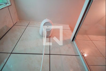 Banheiro  de apartamento à venda com 1 quarto, 46m² em Jardim Carvalho, Porto Alegre
