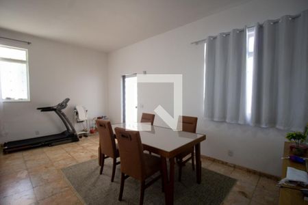Sala de casa para alugar com 3 quartos, 450m² em Vargem Pequena, Rio de Janeiro