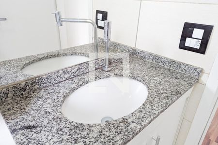 Apartamento para alugar com 70m², 3 quartos e 2 vagasBanheiro 