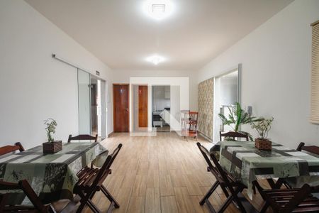 Apartamento à venda com 28m², 1 quarto e sem vaga Apartamento à venda com 28m², 1 quarto e sem vagaCondomínio - Salão de festas
