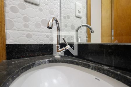 Banheiro  de apartamento à venda com 1 quarto, 28m² em Vila Antonina, São Paulo