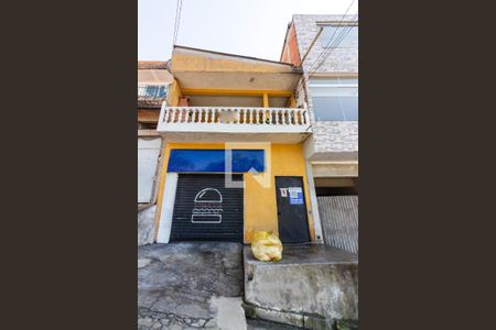 Casa à venda com 130m², 4 quartos e 2 vagasFachada