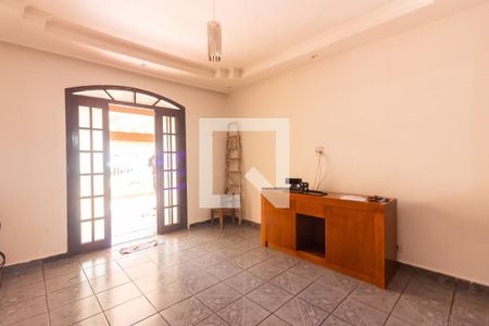 Sala  de casa à venda com 2 quartos, 150m² em Cipava, Osasco