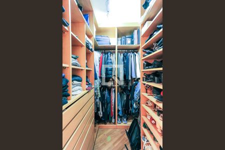 Apartamento à venda com 170m², 3 quartos e 3 vagas Apartamento à venda com 170m², 3 quartos e 3 vagasCloset Suíte Master