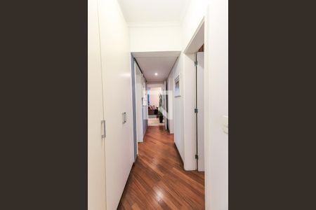 Apartamento à venda com 170m², 3 quartos e 3 vagas Apartamento à venda com 170m², 3 quartos e 3 vagasCorredor