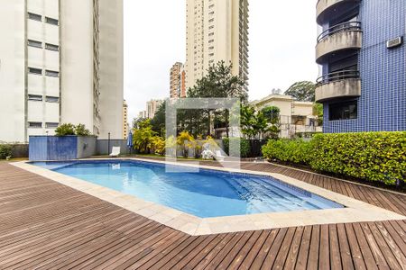 Apartamento à venda com 170m², 3 quartos e 3 vagas Apartamento à venda com 170m², 3 quartos e 3 vagasÁrea Comum -