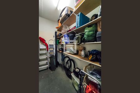 Apartamento à venda com 170m², 3 quartos e 3 vagas Apartamento à venda com 170m², 3 quartos e 3 vagasDepósito