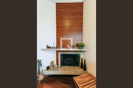 Apartamento à venda com 170m², 3 quartos e 3 vagas Apartamento à venda com 170m², 3 quartos e 3 vagasSala - Lareira