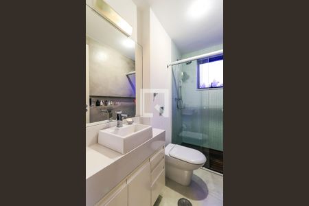 Apartamento à venda com 170m², 3 quartos e 3 vagas Apartamento à venda com 170m², 3 quartos e 3 vagasBanheiro Suíte 2