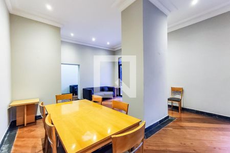Apartamento à venda com 170m², 3 quartos e 3 vagas Apartamento à venda com 170m², 3 quartos e 3 vagasÁrea Comum - Salão de Festas