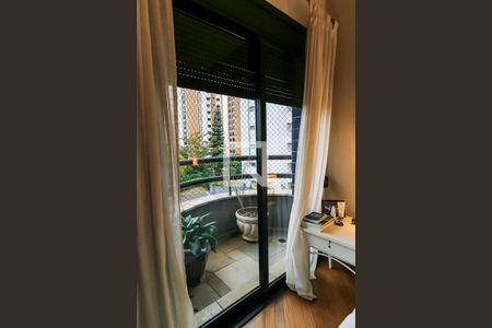 Apartamento à venda com 170m², 3 quartos e 3 vagas Apartamento à venda com 170m², 3 quartos e 3 vagasVaranda Suíte Master