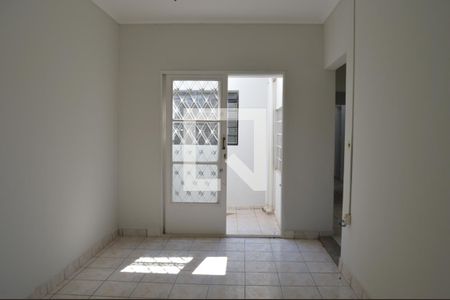 Casa para alugar com 154m², 3 quartos e 2 vagasSala