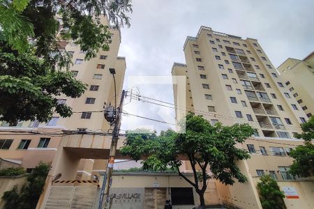 Apartamento à venda com 86m², 3 quartos e 1 vaga Apartamento à venda com 86m², 3 quartos e 1 vagaFachada
