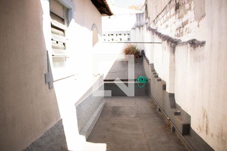 Casa para alugar com 80m², 2 quartos e sem vagaQuintal