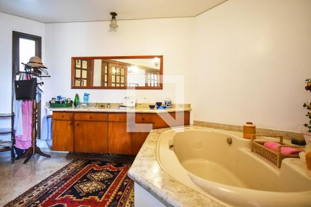 Apartamento à venda com 285m², 4 quartos e 4 vagas Apartamento à venda com 285m², 4 quartos e 4 vagasBanheiro suíte 4