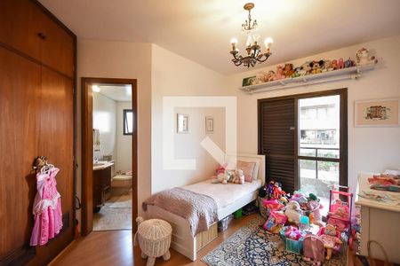 Apartamento à venda com 285m², 4 quartos e 4 vagas Apartamento à venda com 285m², 4 quartos e 4 vagasSuíte 3