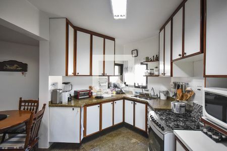 Apartamento à venda com 285m², 4 quartos e 4 vagas Apartamento à venda com 285m², 4 quartos e 4 vagasCozinha