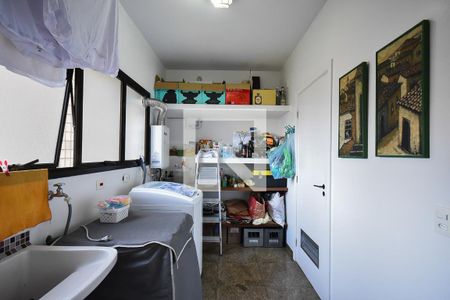 Apartamento à venda com 285m², 4 quartos e 4 vagas Apartamento à venda com 285m², 4 quartos e 4 vagasÁrea de serviço