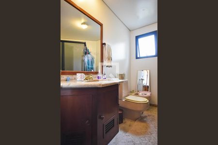 Apartamento à venda com 285m², 4 quartos e 4 vagas Apartamento à venda com 285m², 4 quartos e 4 vagasBanheiro suíte 3