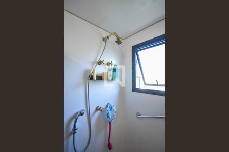 Apartamento à venda com 285m², 4 quartos e 4 vagas Apartamento à venda com 285m², 4 quartos e 4 vagasChuveiro do banheiro da suíte 4