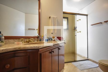 Apartamento à venda com 285m², 4 quartos e 4 vagas Apartamento à venda com 285m², 4 quartos e 4 vagasBanheiro suíte 1