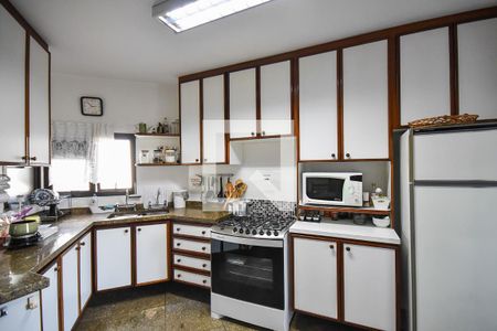 Apartamento à venda com 285m², 4 quartos e 4 vagas Apartamento à venda com 285m², 4 quartos e 4 vagasCozinha