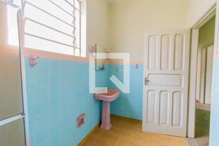 Casa à venda com 400m², 4 quartos e 2 vagasBanheiro 2