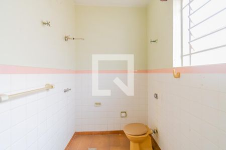 Casa à venda com 400m², 4 quartos e 2 vagasBanheiro 1