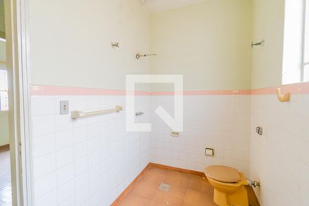 Casa à venda com 400m², 4 quartos e 2 vagasBanheiro 1