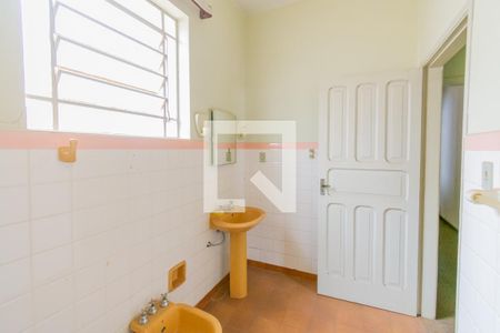 Casa à venda com 400m², 4 quartos e 2 vagasBanheiro 1