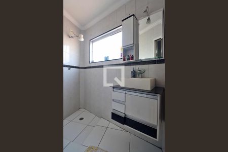 Banheiro da Suíte de casa para alugar com 3 quartos, 300m² em Parque das Nações, Santo André