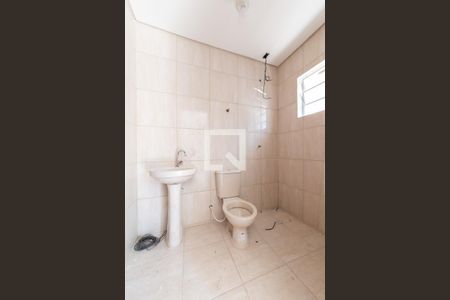 Casa para alugar com 45m², 2 quartos e 1 vaga Casa para alugar com 45m², 2 quartos e 1 vagaBanheiro