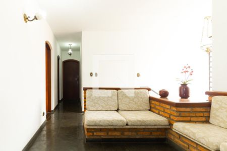 Sala de Estar/Corredor das Suítes de casa para alugar com 4 quartos, 485m² em Vila São Francisco, São Paulo