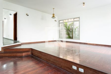Casa à venda com 5 quartos, 257m² em Jardim Leonor, São Paulo