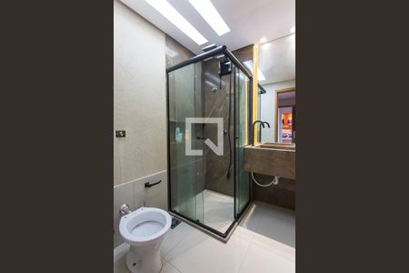 Banheiro da Suite de apartamento para alugar com 2 quartos, 68m² em Tibery, Uberlândia