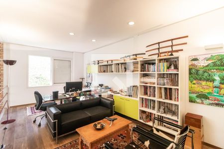 Casa à venda com 4 quartos, 300m² em Vila Madalena, São Paulo