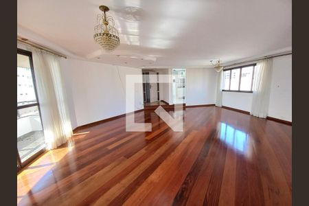 Apartamento à venda com 208m², 4 quartos e 3 vagas