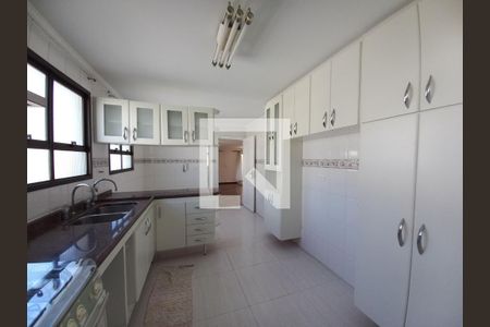 Apartamento à venda com 208m², 4 quartos e 3 vagas