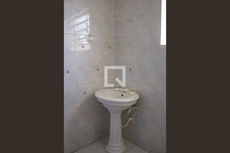 Casa para alugar com 120m², 3 quartos e 2 vagasBanheiro 