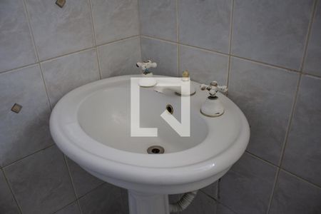 Casa para alugar com 120m², 3 quartos e 2 vagasBanheiro 