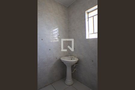 Casa para alugar com 120m², 3 quartos e 2 vagasBanheiro 