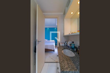 Apartamento à venda com 64m², 3 quartos e 1 vagaBanheiro da Suíte 1