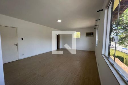 Suíte de casa à venda com 3 quartos, 600m² em Curicica, Rio de Janeiro
